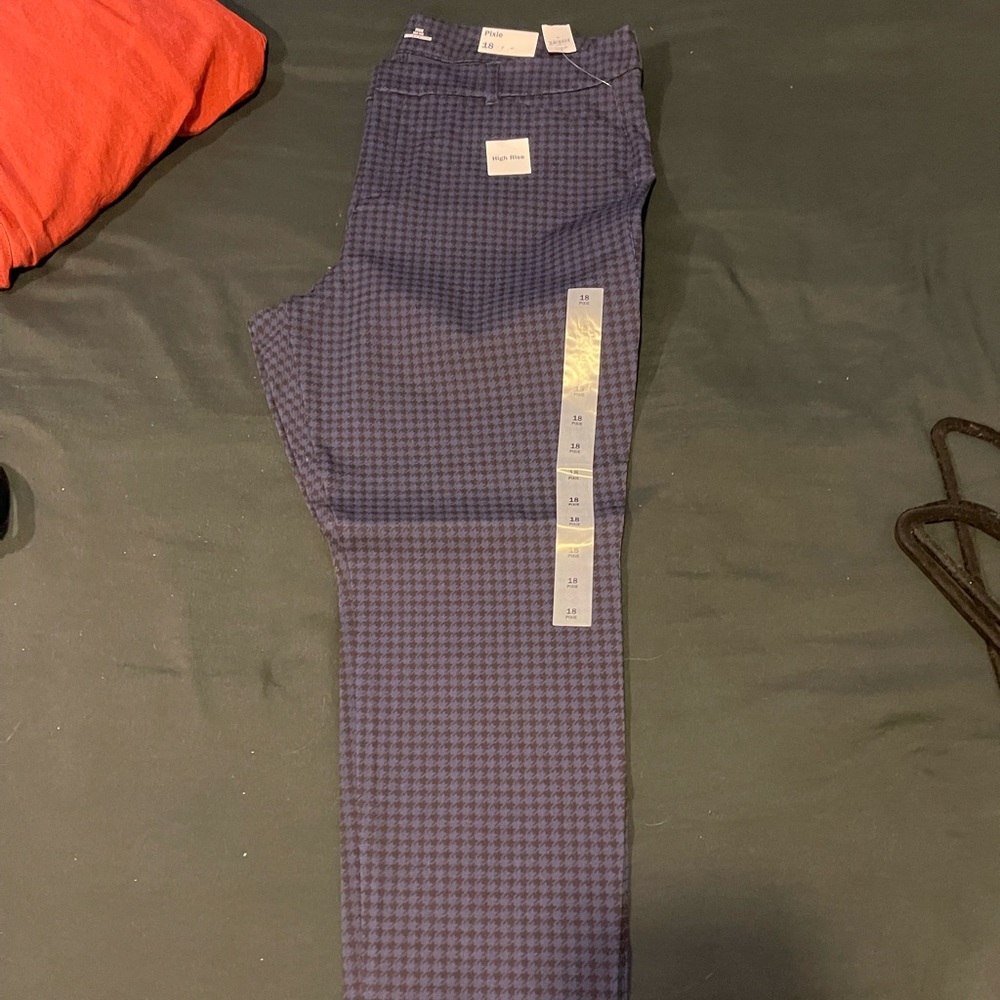 Navy houndstooth pixie pants